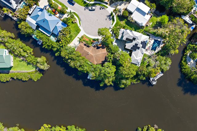 702 Warren Drive, Jupiter, FL 33458