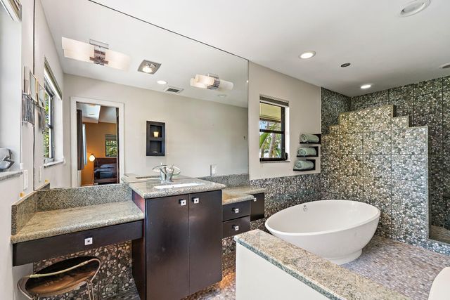 702 Warren Drive, Jupiter, FL 33458