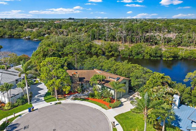 702 Warren Drive, Jupiter, FL 33458