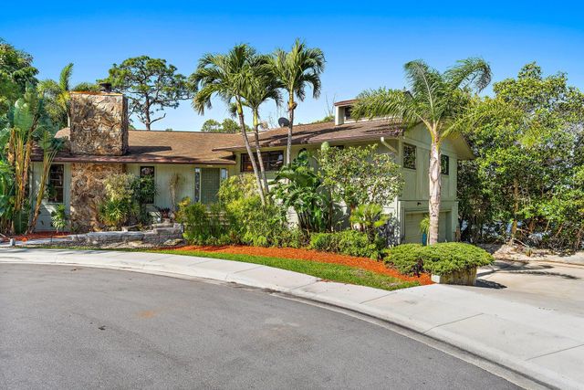 702 Warren Drive, Jupiter, FL 33458