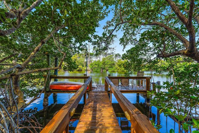 702 Warren Drive, Jupiter, FL 33458