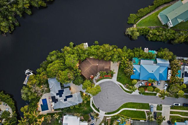 702 Warren Drive, Jupiter, FL 33458