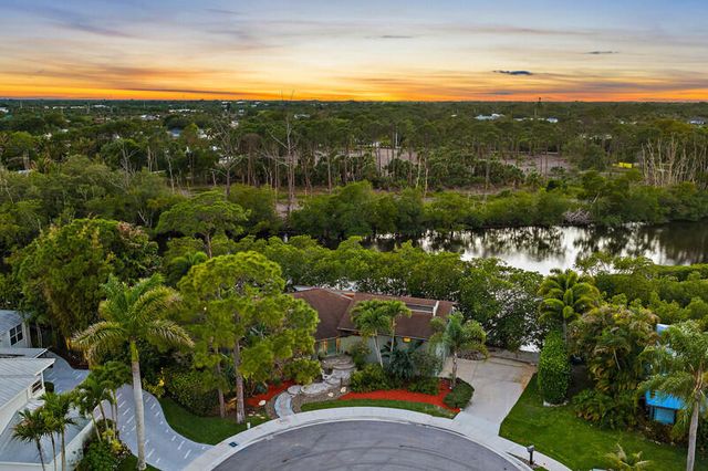 702 Warren Drive, Jupiter, FL 33458