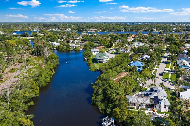 702 Warren Drive, Jupiter, FL 33458