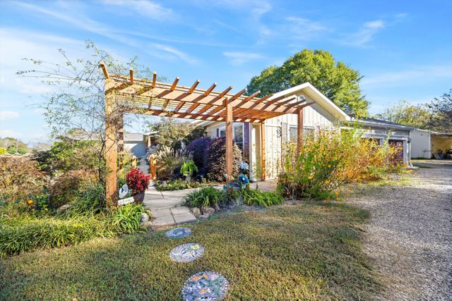 694 Meadow Drive, Chickamauga, GA 30707