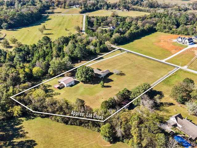 694 Meadow Drive, Chickamauga, GA 30707