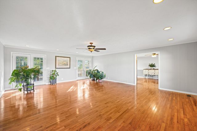 694 Meadow Drive, Chickamauga, GA 30707