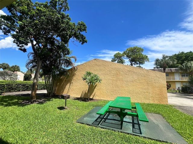 5186 NE 6th Ave 719, Oakland Park, FL 33334