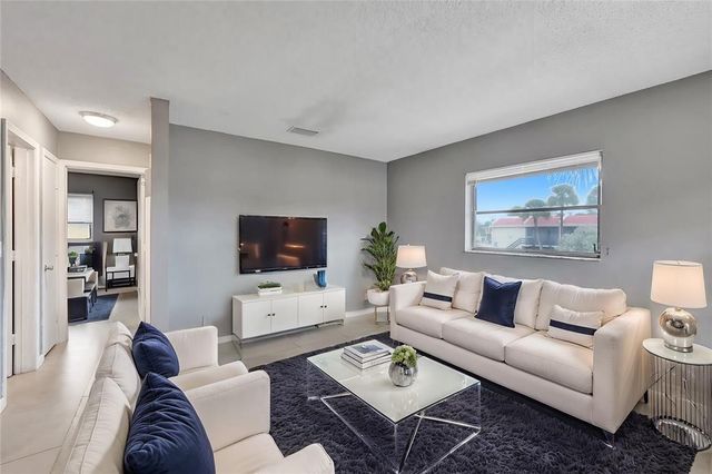 5186 NE 6th Ave 719, Oakland Park, FL 33334