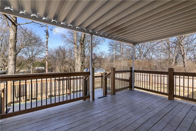 909 N 18th Street, Leavenworth, KS 66048