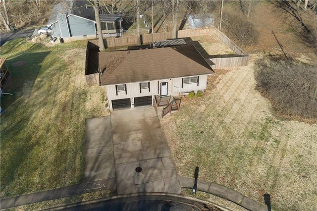 909 N 18th Street, Leavenworth, KS 66048