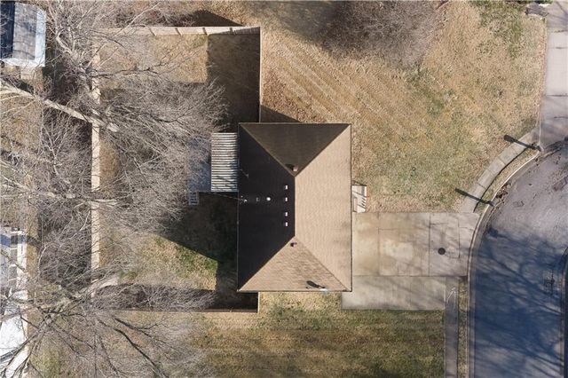 909 N 18th Street, Leavenworth, KS 66048