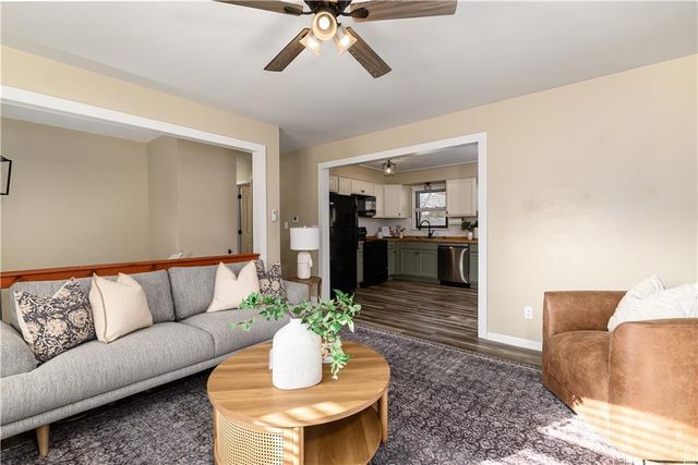 909 N 18th Street, Leavenworth, KS 66048