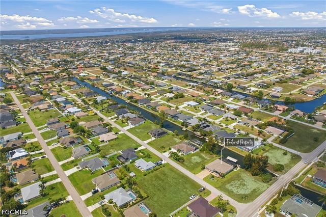 2003 SW 29th TER, Cape Coral, FL 33914