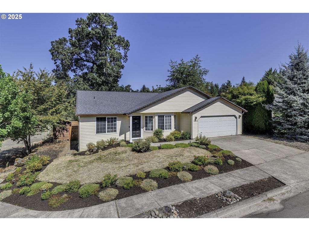 19639 KOLAR Dr, Oregon City, OR 97045