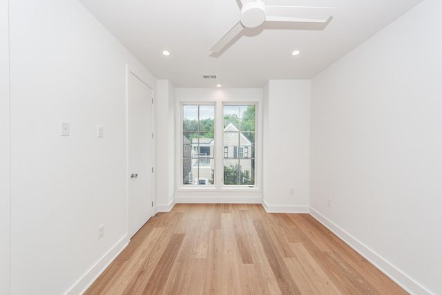 41 Amherst Street, Charleston, SC 29403