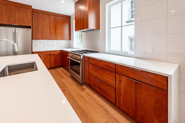 41 Amherst Street, Charleston, SC 29403