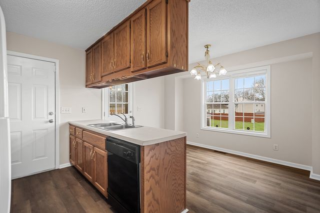 221 Grassmire Dr, Clarksville, TN 37042