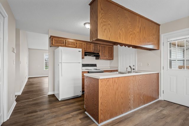 221 Grassmire Dr, Clarksville, TN 37042