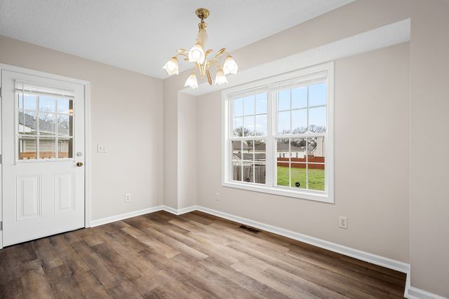 221 Grassmire Dr, Clarksville, TN 37042