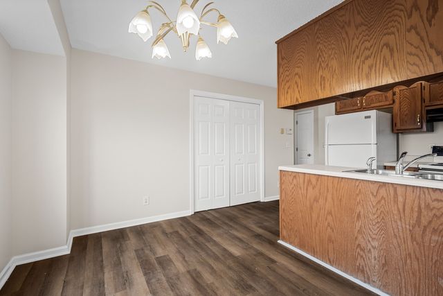 221 Grassmire Dr, Clarksville, TN 37042