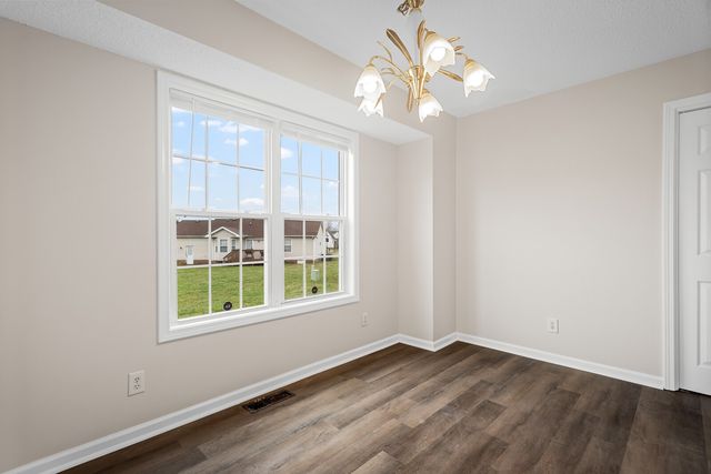 221 Grassmire Dr, Clarksville, TN 37042