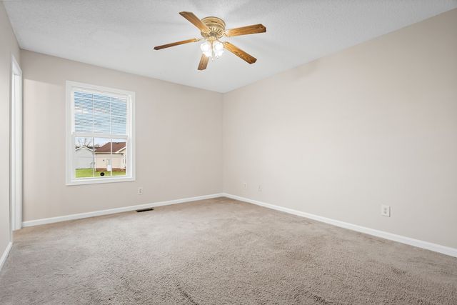 221 Grassmire Dr, Clarksville, TN 37042