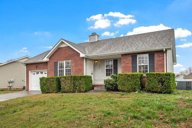 221 Grassmire Dr, Clarksville, TN 37042