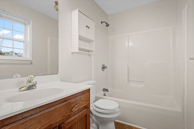 221 Grassmire Dr, Clarksville, TN 37042