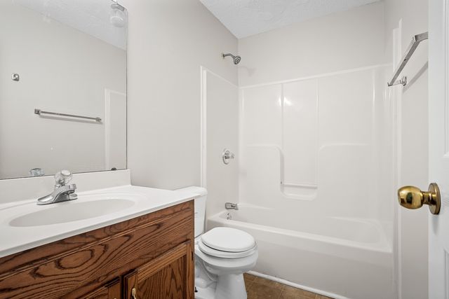 221 Grassmire Dr, Clarksville, TN 37042