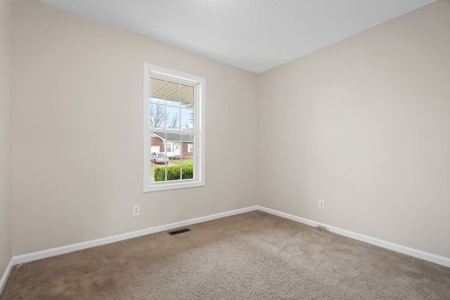 221 Grassmire Dr, Clarksville, TN 37042