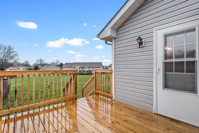 221 Grassmire Dr, Clarksville, TN 37042