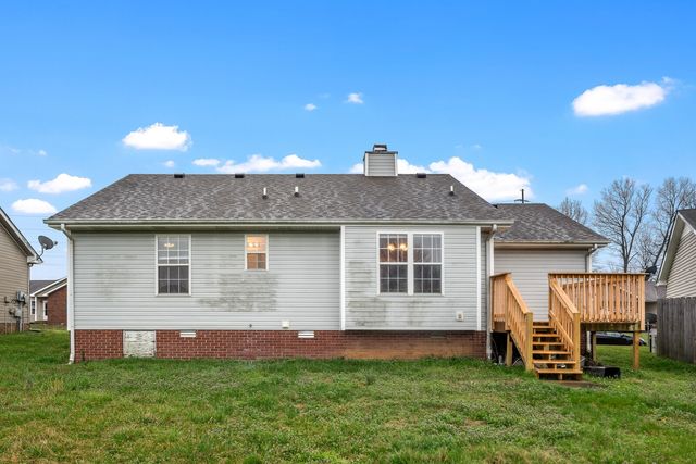 221 Grassmire Dr, Clarksville, TN 37042