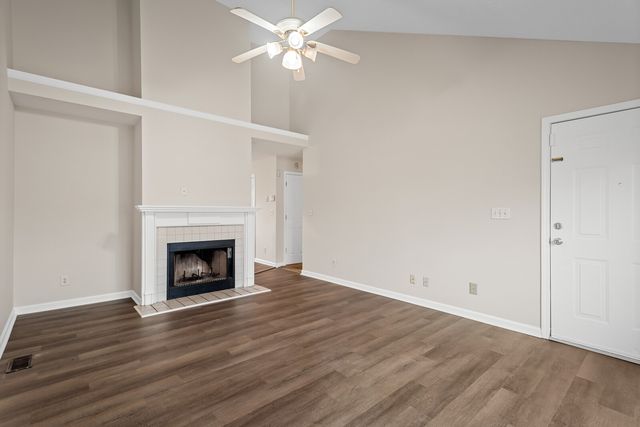 221 Grassmire Dr, Clarksville, TN 37042