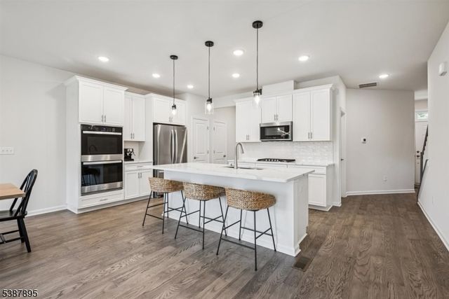 29 LILAC DRIVE, Warren Twp., NJ 07059