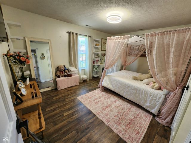 6136 Sandcherry Drive, Indianapolis, IN 46236