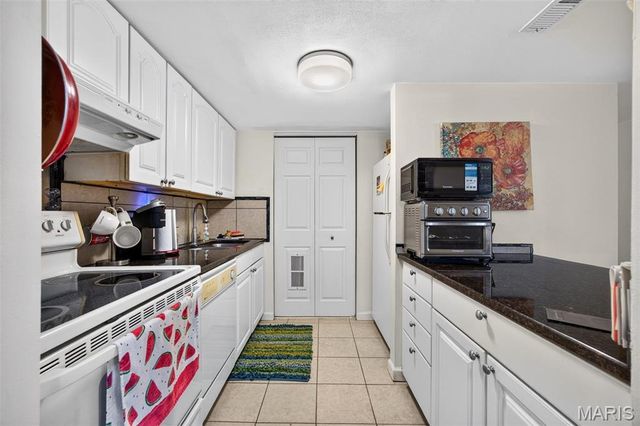 11 Fairways Circle E, St Charles, MO 63303
