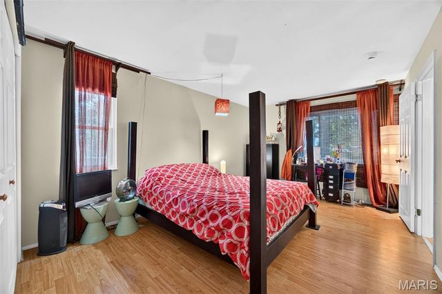 11 Fairways Circle E, St Charles, MO 63303