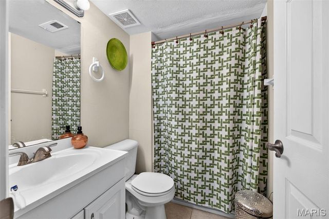 11 Fairways Circle E, St Charles, MO 63303