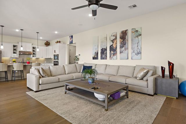 2000 Mazarro DR 25, Leander, TX 78641