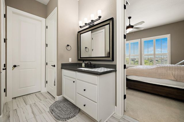 2000 Mazarro DR 25, Leander, TX 78641