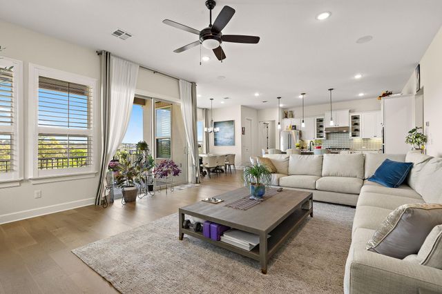 2000 Mazarro DR 25, Leander, TX 78641