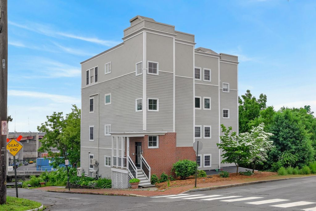 24 Brackett Street 1, Portland, ME 04102 — photo 2