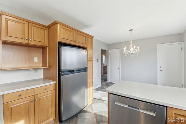 10664 Charrette Drive, St Louis, MO 63123