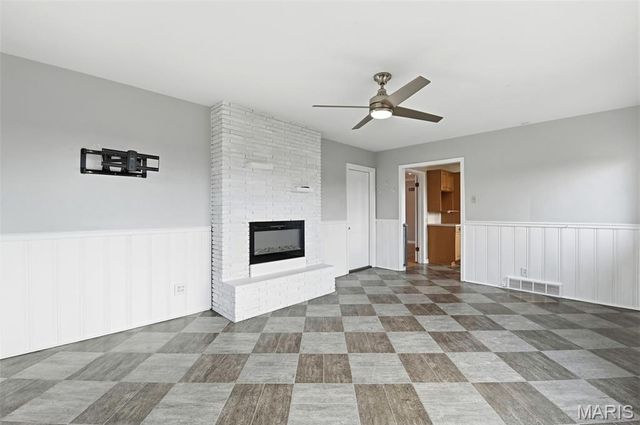 10664 Charrette Drive, St Louis, MO 63123