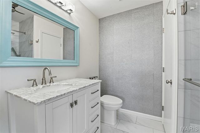 10664 Charrette Drive, St Louis, MO 63123