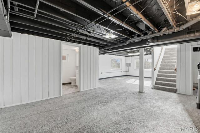 10664 Charrette Drive, St Louis, MO 63123