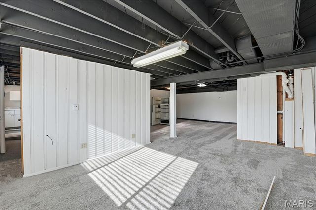 10664 Charrette Drive, St Louis, MO 63123