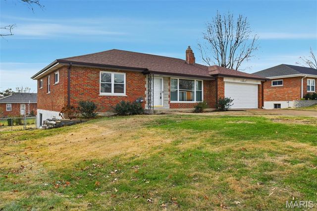 10664 Charrette Drive, St Louis, MO 63123