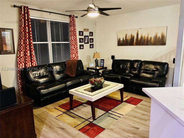 17024 SW 38th St, Miramar, FL 33027